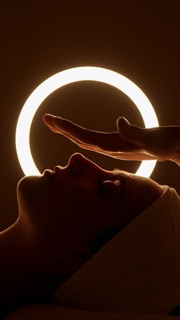 Ritual de bienestar con luz cálida